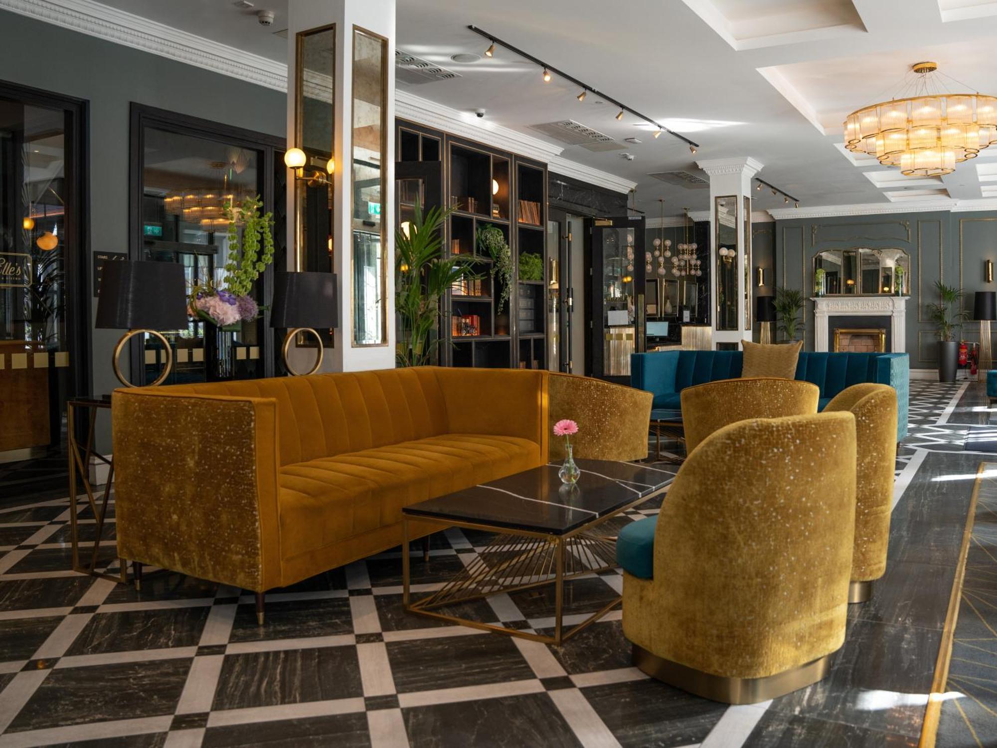 Hotel Iveagh Garden 4*