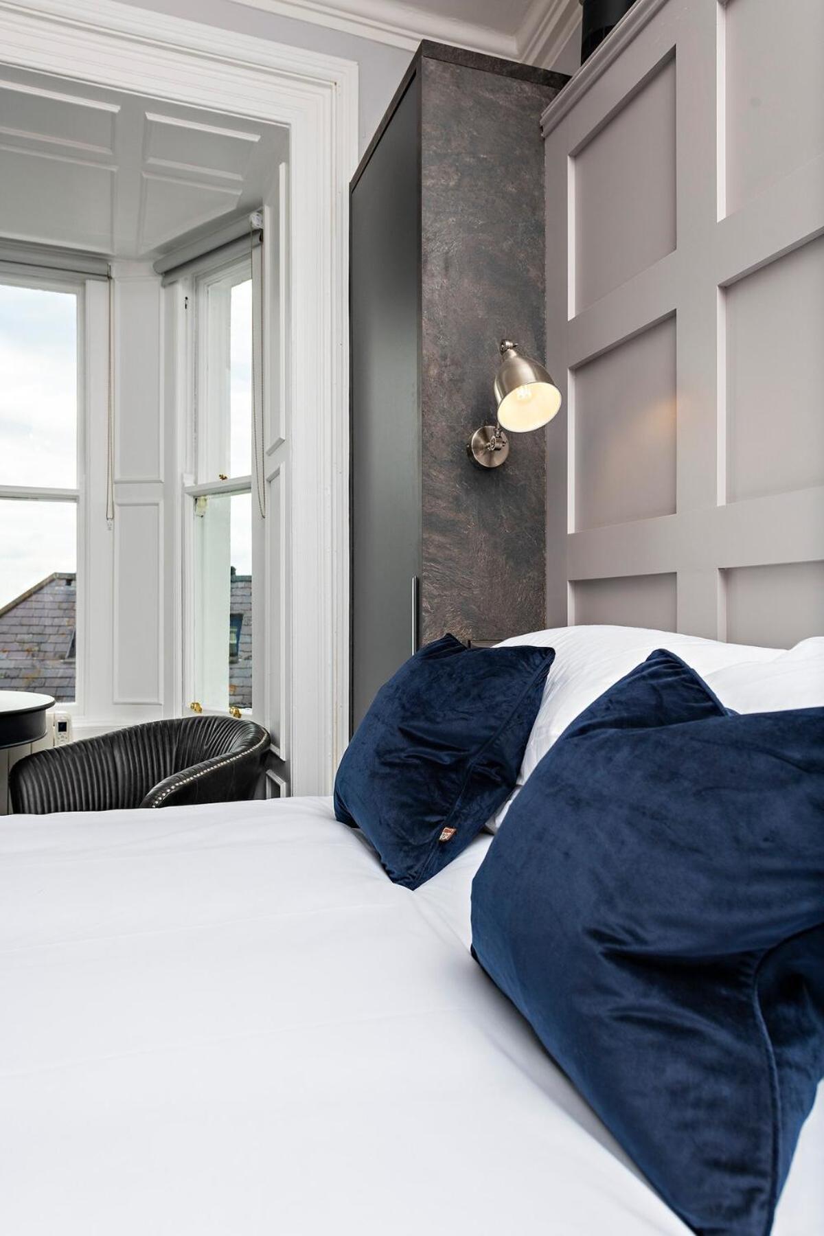 Superb Marina Hideaway Apartment *