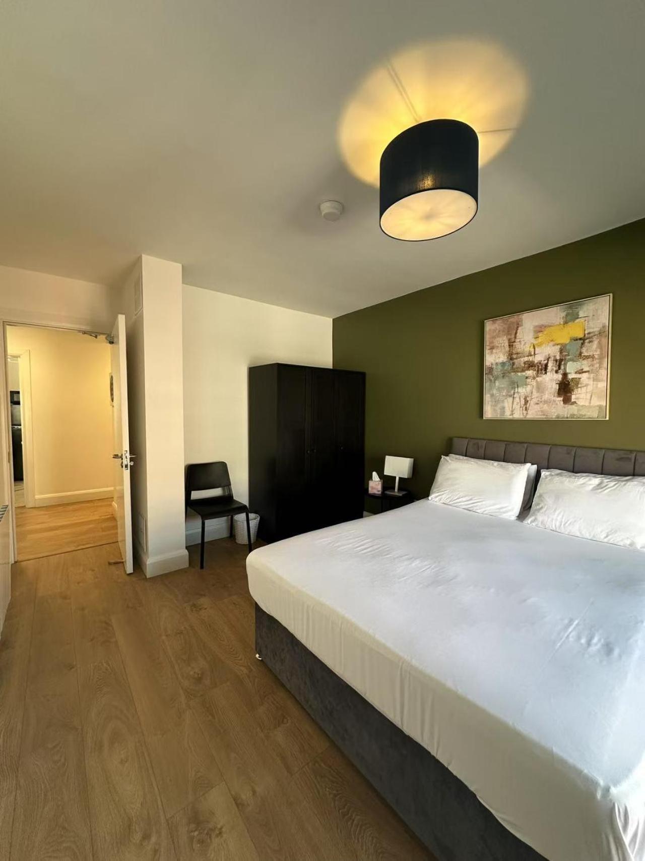 Abbey Apartment *