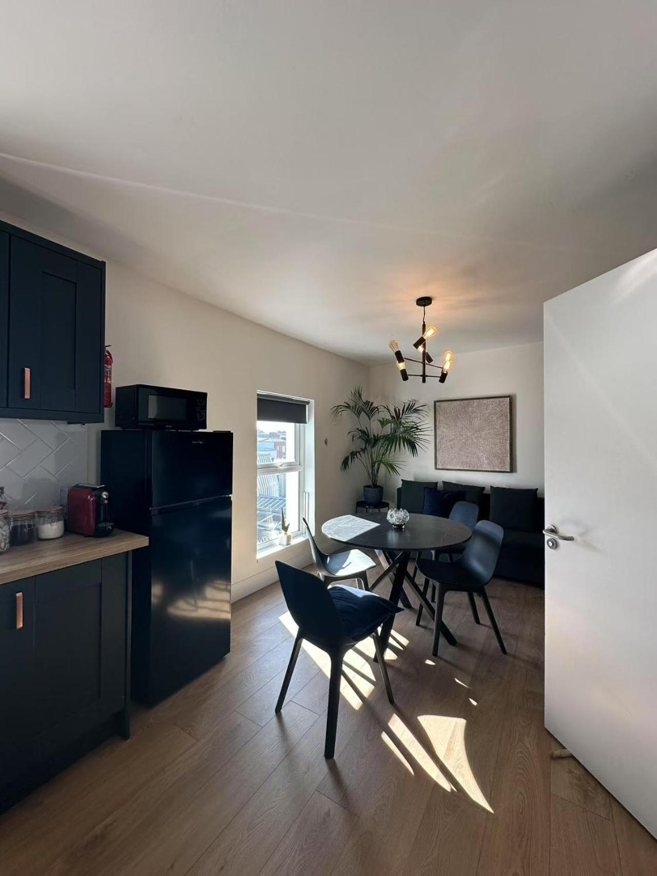 Abbey Apartment *