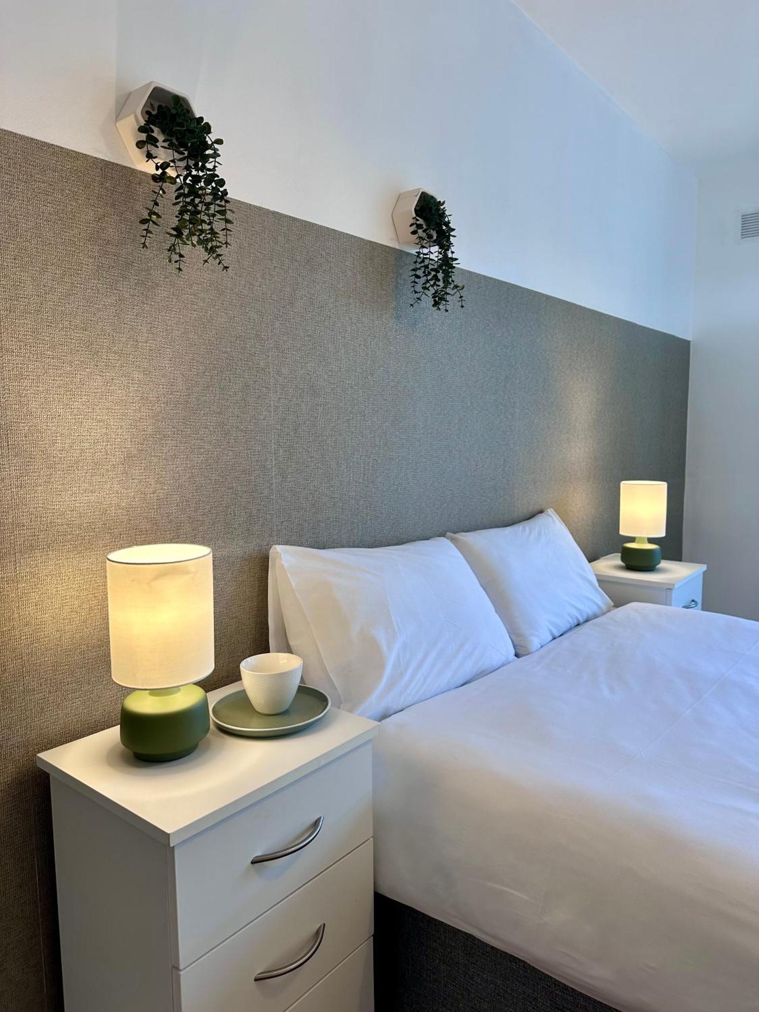 2 Bed Near Centre