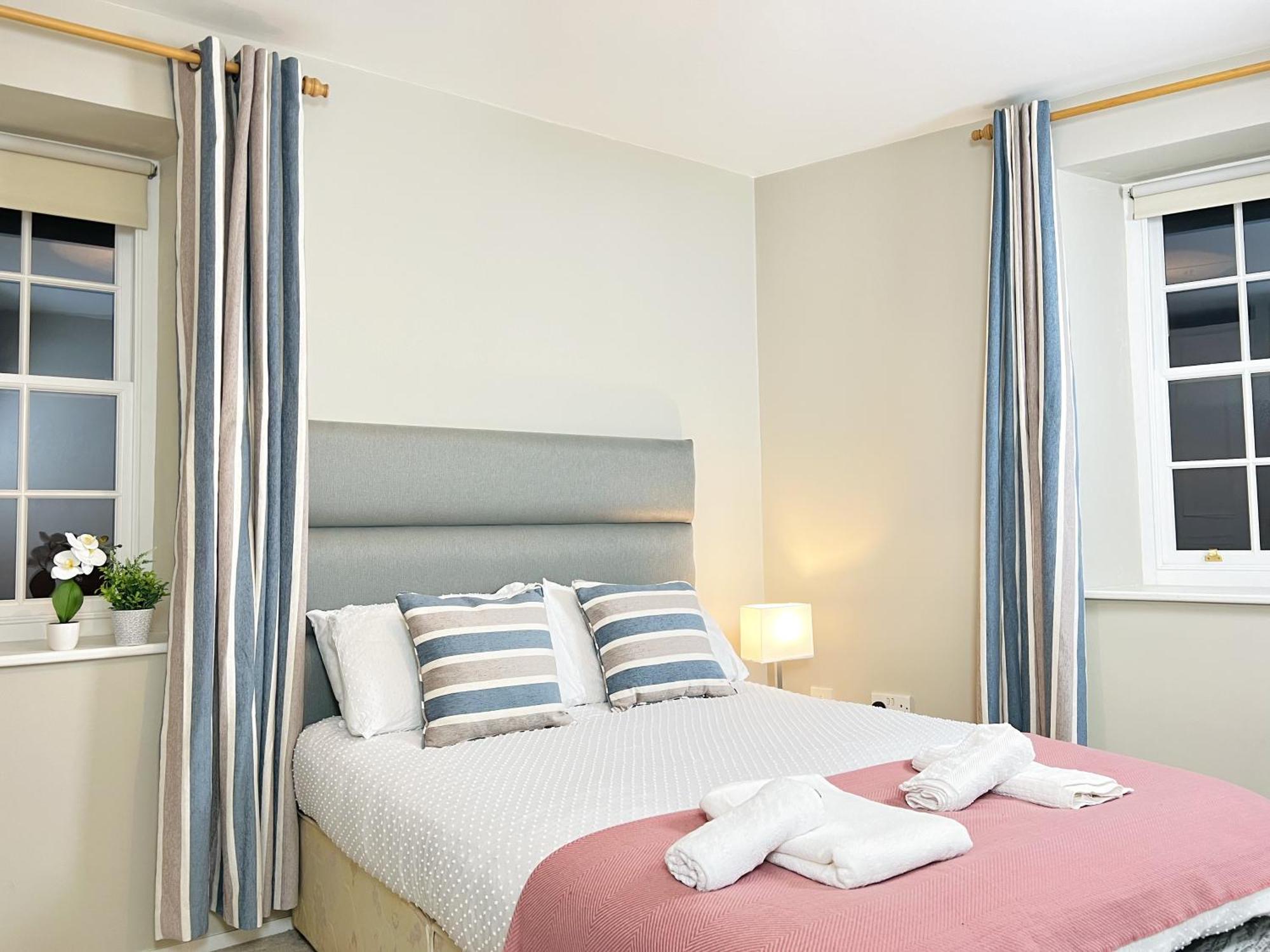 Lovely Spacious At Temple Bar Apartment *
