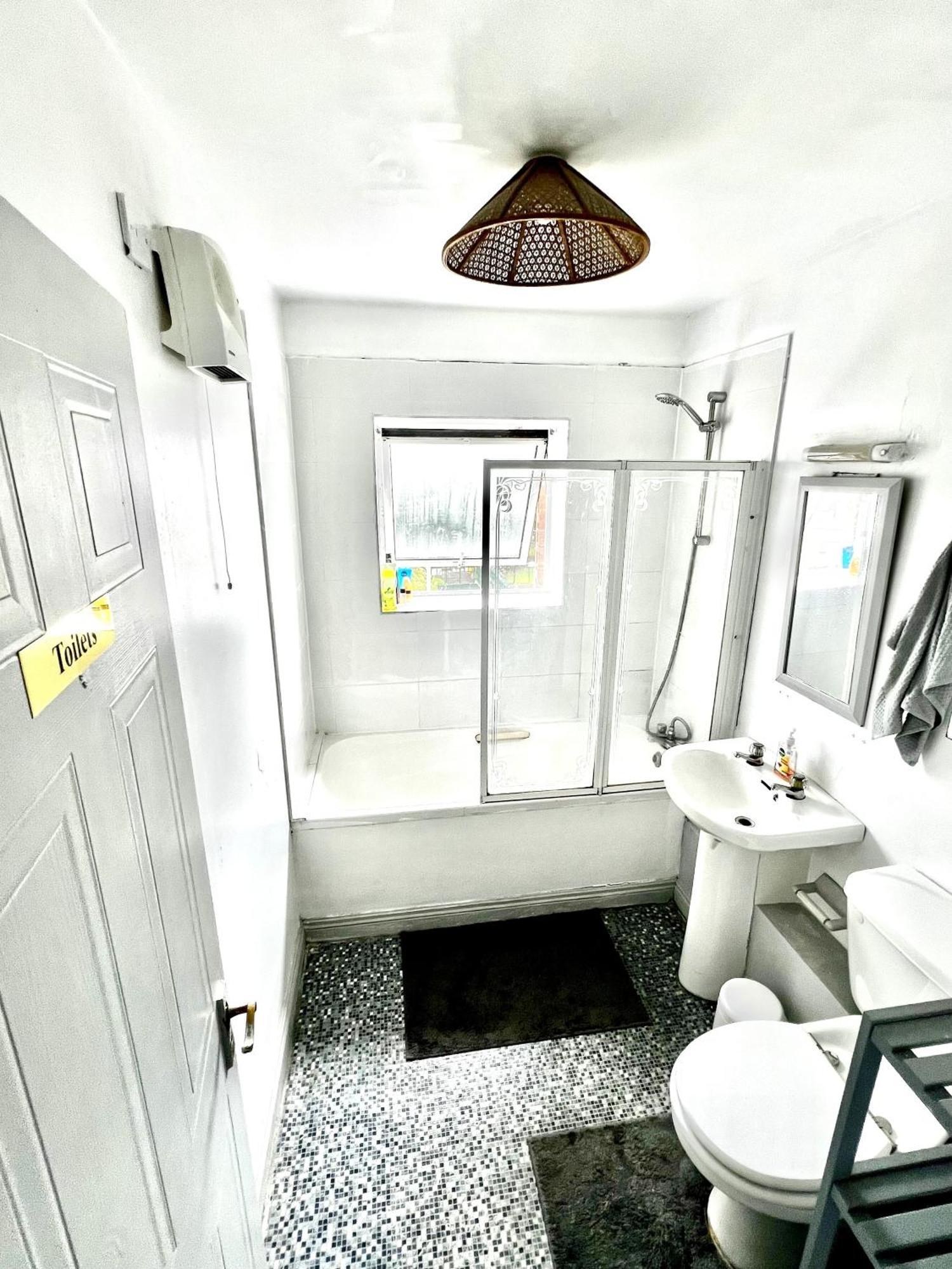 Customerhouse 1, Balcony View Apartment *