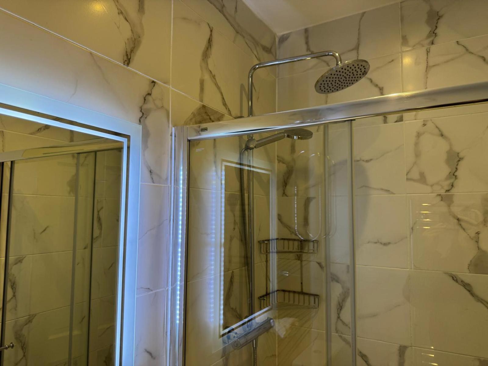 Gasthof Donnybrook Hall 3*