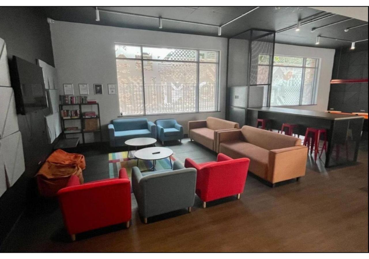 Joivy Affordable Thomas Street - Adults Only Apartment