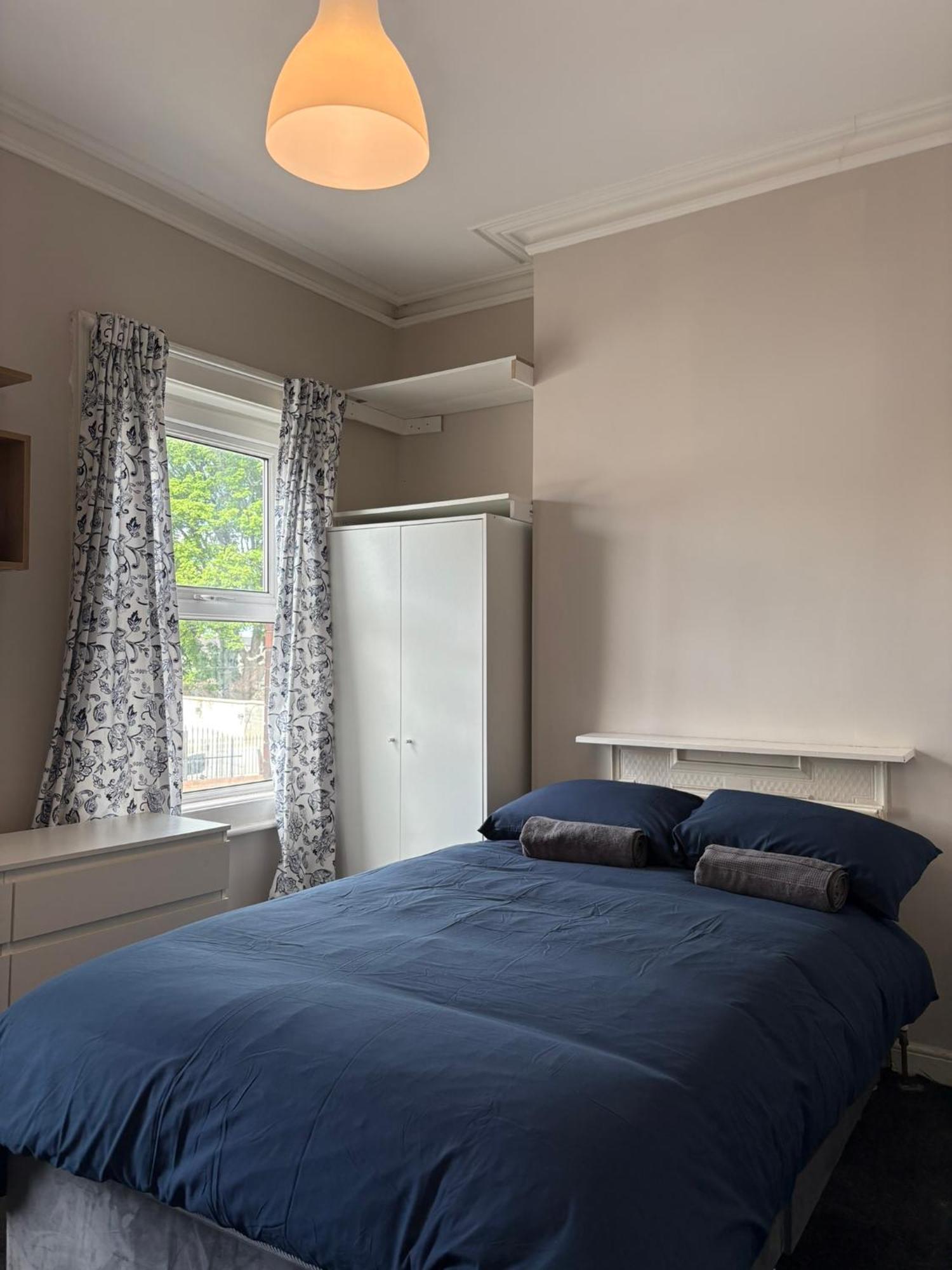 Superb Triple Near Croke Park - 1 Guest house *