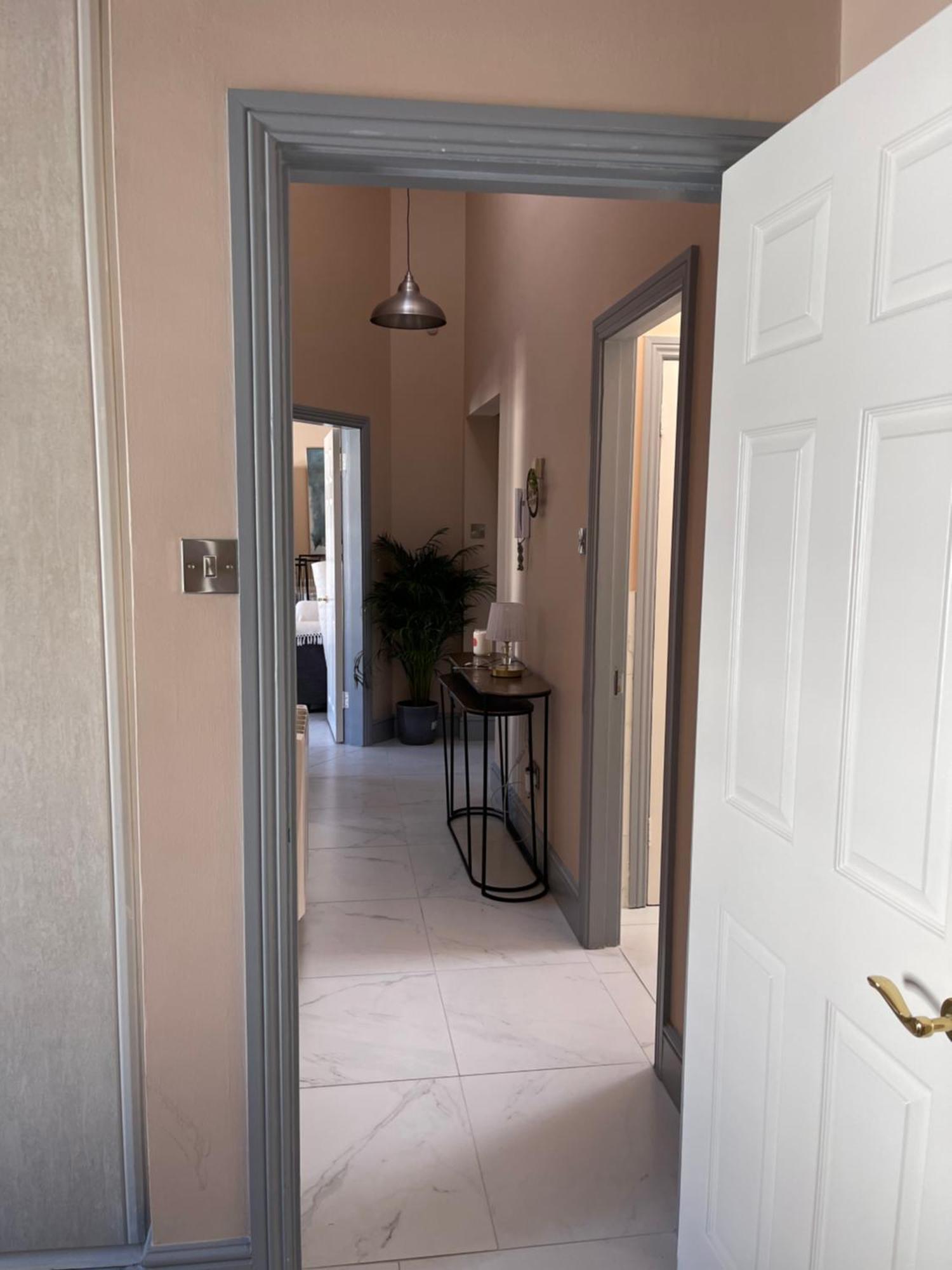 Castle Street Apartment *