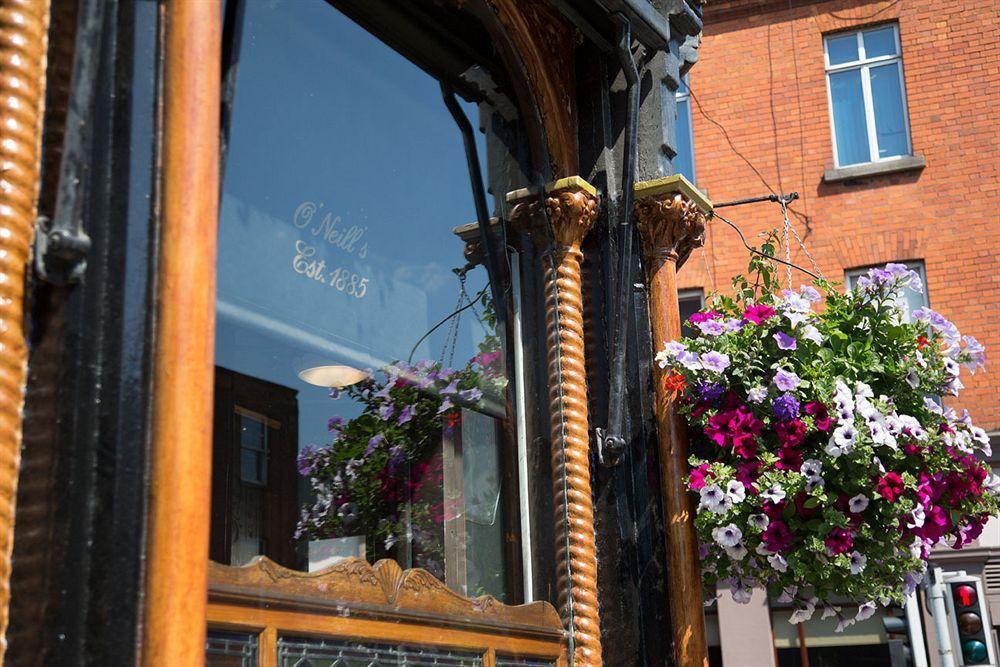 O'neills Victorian Pub & Townhouse Guest house