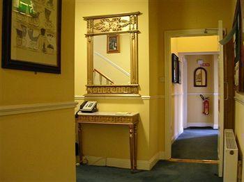 Guest house O'neills Victorian Pub & Townhouse