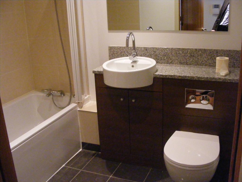 Pavilion View Apartment *