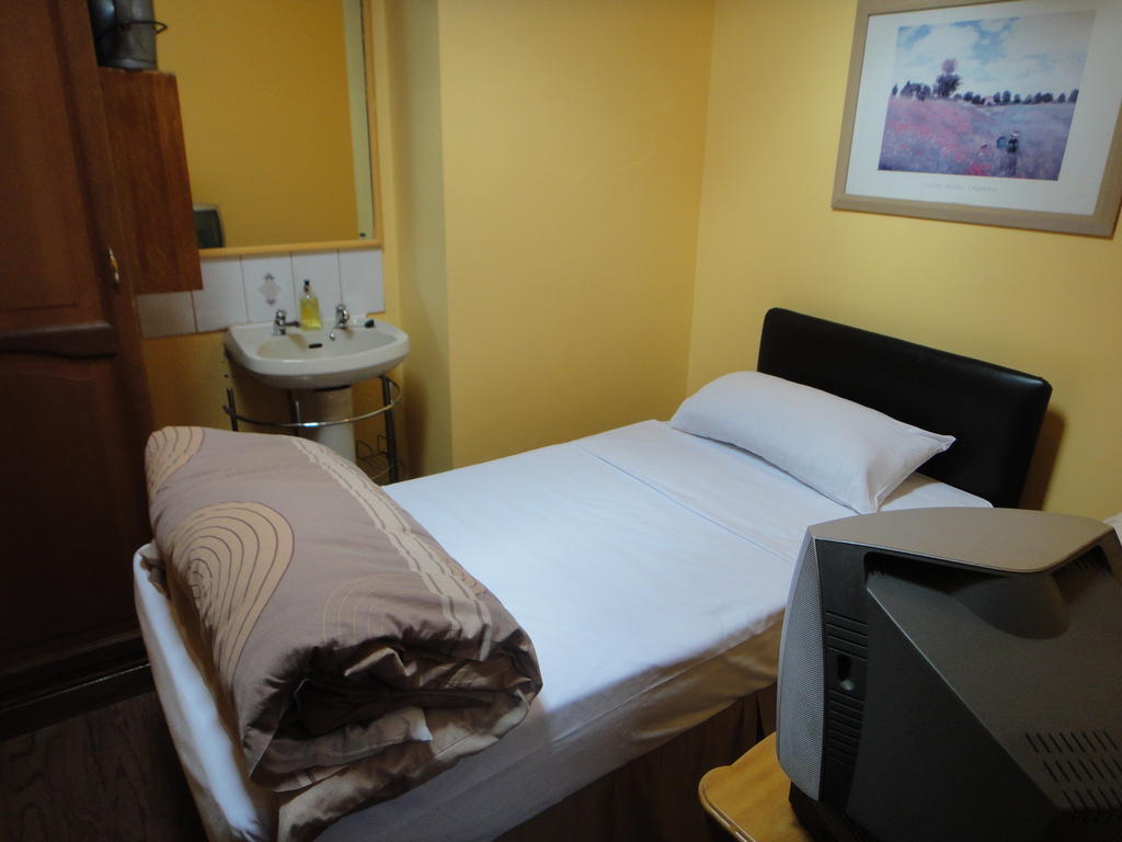 Bed & Breakfast On The Liffey 2*