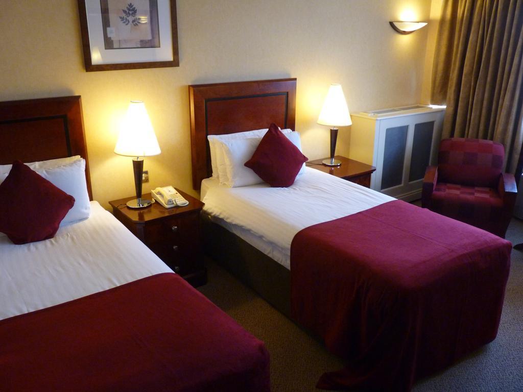 Hotel Clyde Court 4*