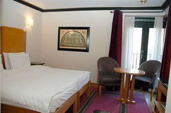 The Townhouse Hotel 3*