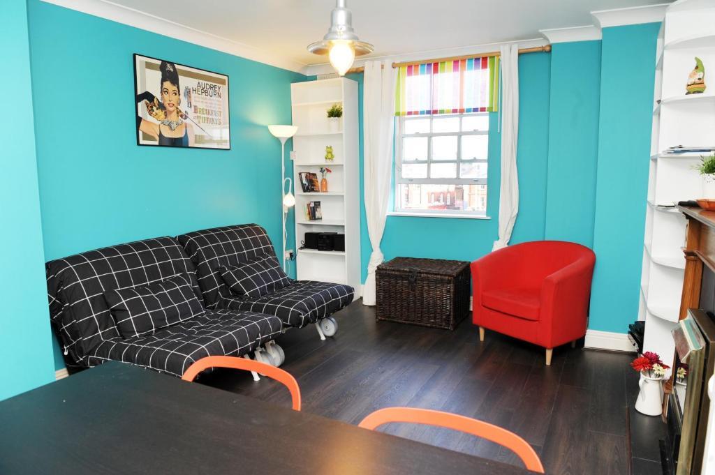 Half-penny Bridge Apartment *