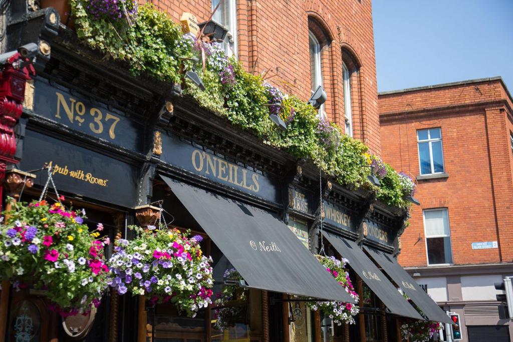 O'neills Victorian Pub & Townhouse Guest house