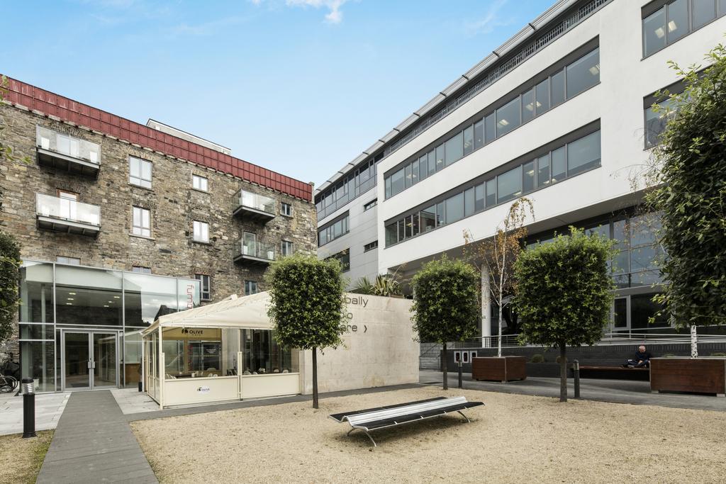 Cathedral Court Apartment *