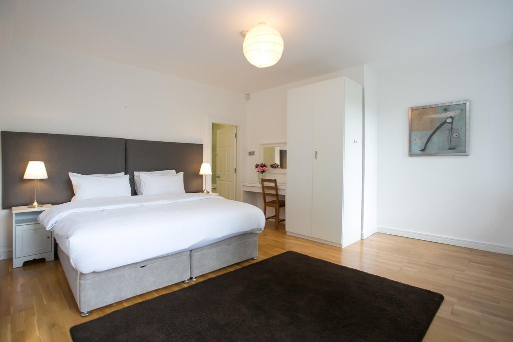 Georgian Square Apartment