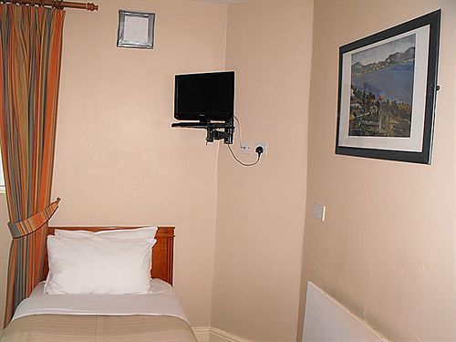 Abbott Guest house 2*