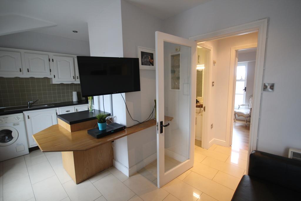The Key Collection Temple Bar Apartment