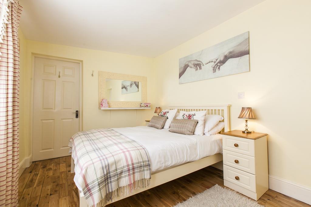 Apartment Vacation Rentals *