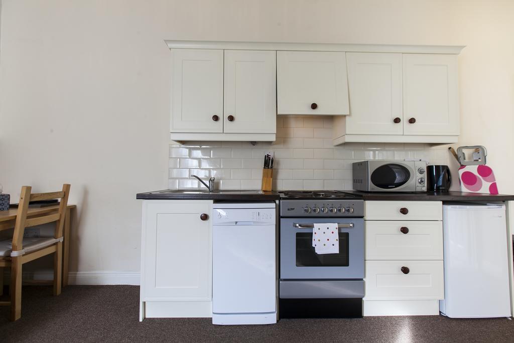 Apartment Vacation Rentals *