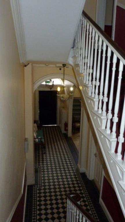 Adelphi Guest house 2*