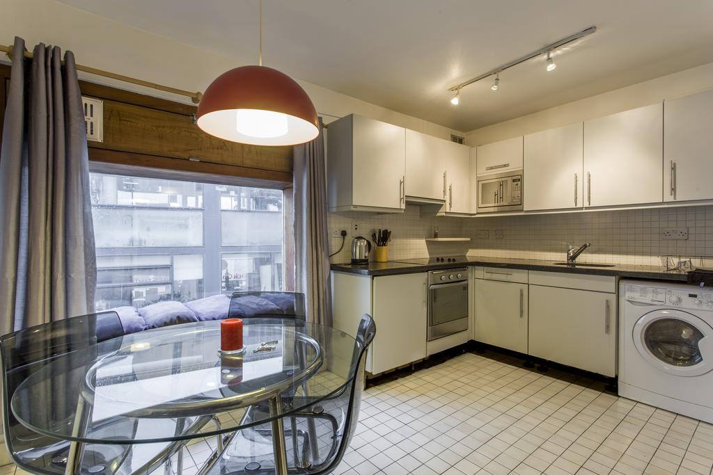 Temple Bar - Wellington Quay, City Centre Apartment Dublin