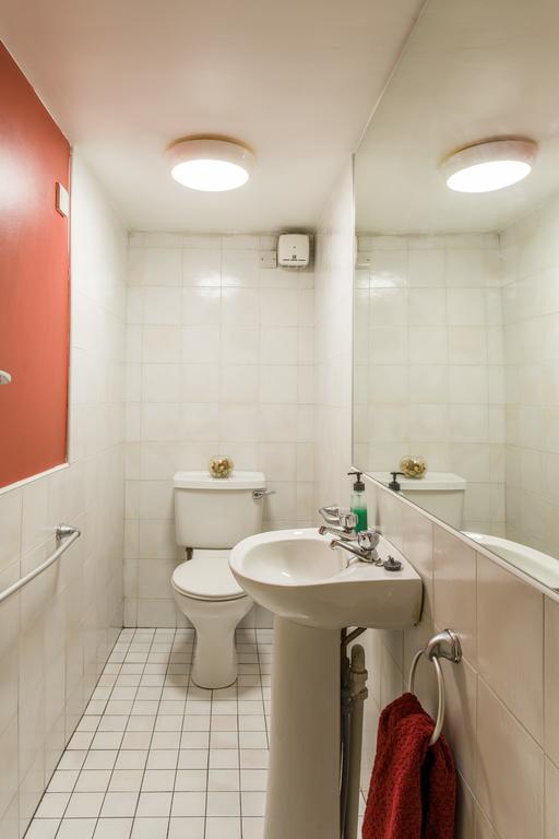Temple Bar - Wellington Quay, City Centre Apartment *
