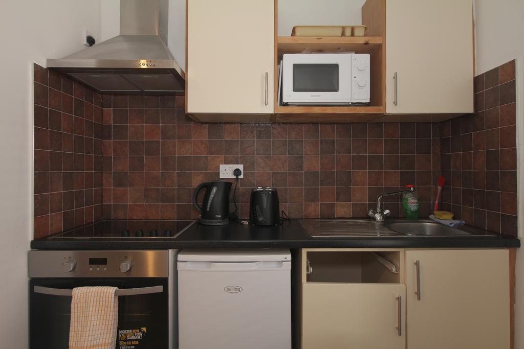 Sherrard Street Apartment