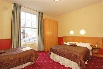 The Glen Guest house 2*