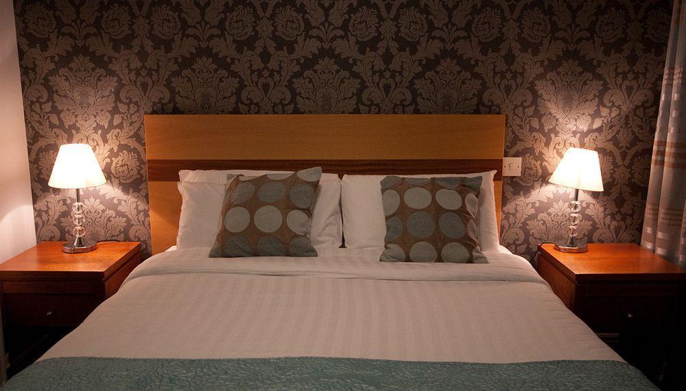 Clifden House By Nina Gasthuis 3*