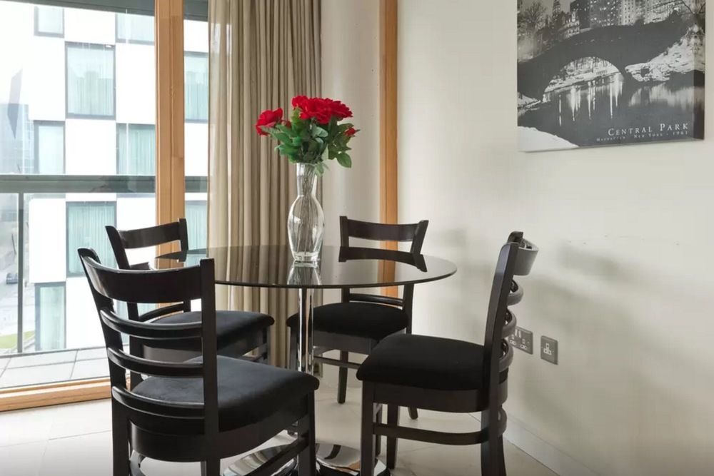 Hanover Dock Apartment *