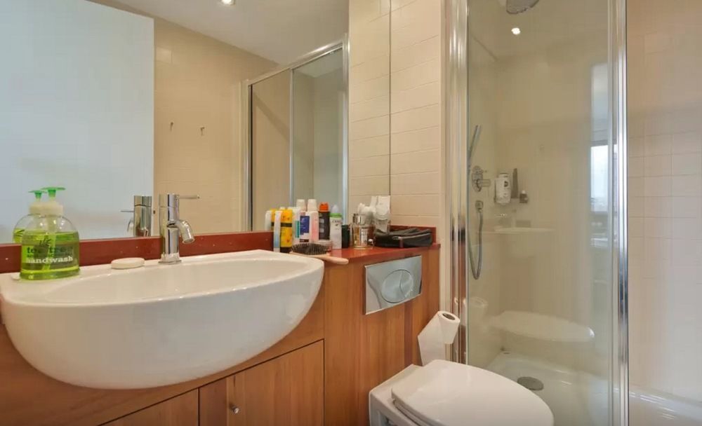 Hanover Dock Apartment *