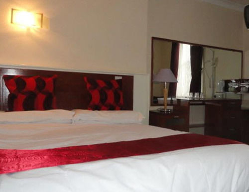Clifton Court 2*