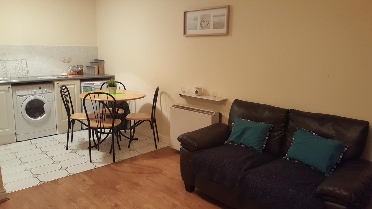 Swanward Court Apartment *