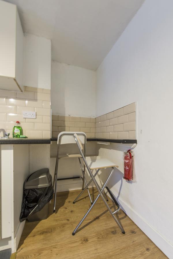 Sherrard Street Apartment *