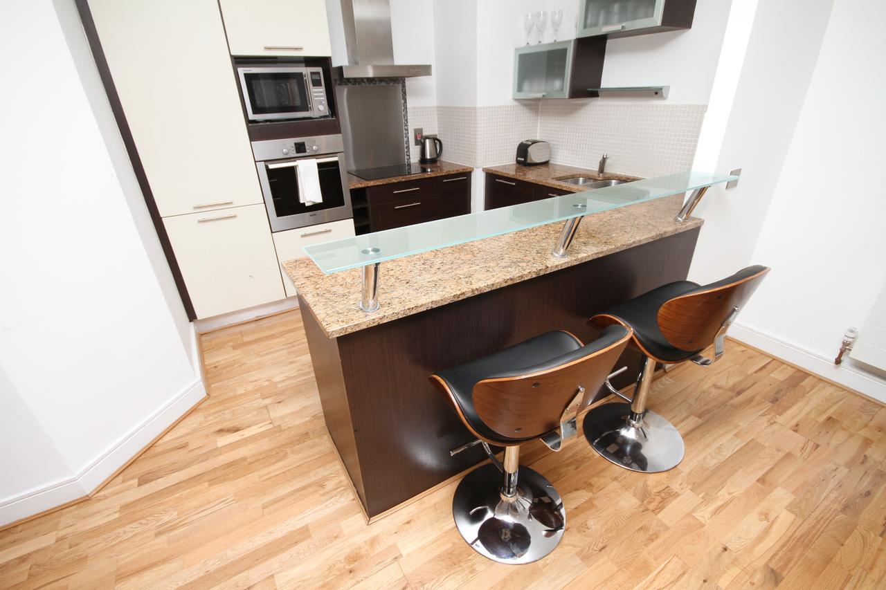Stephen Street Upper Apartment *