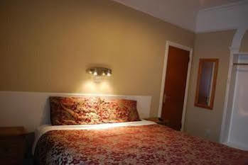 Parkway Guest house