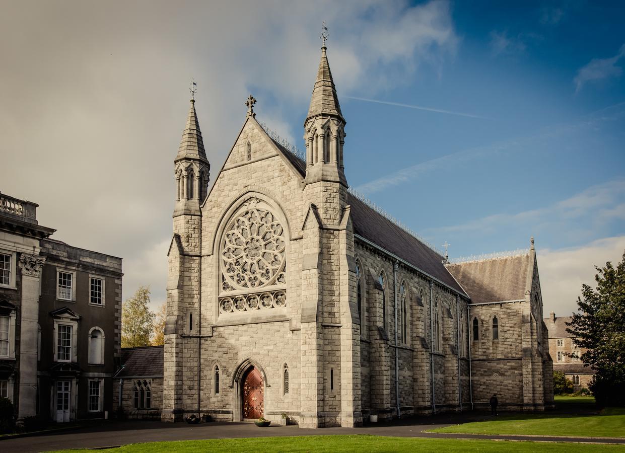 Dcu Hallows Apartment *