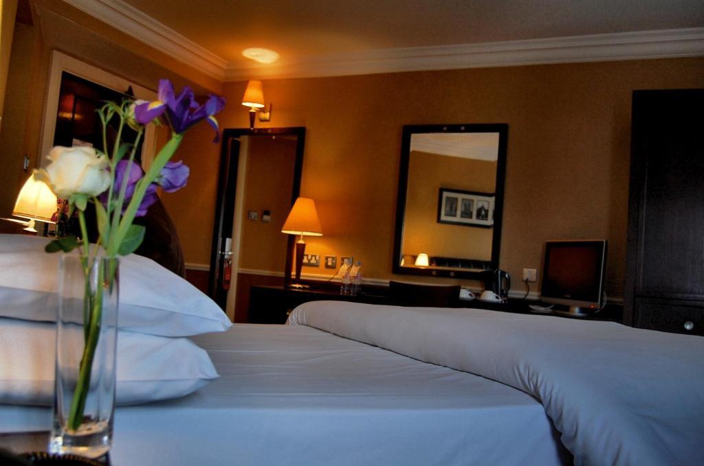 Paramount Hotel