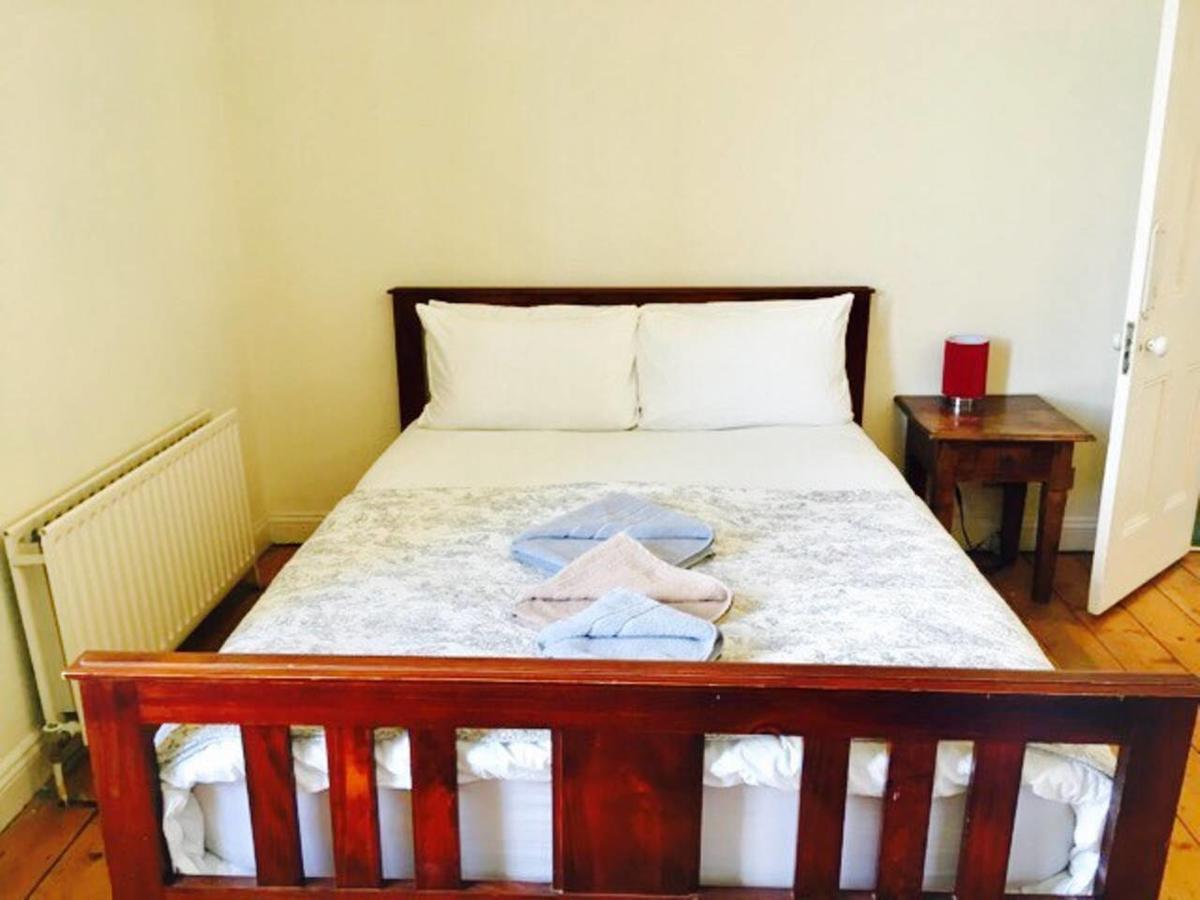 Period 4 Bedroom House Close To The City Centre Apartment