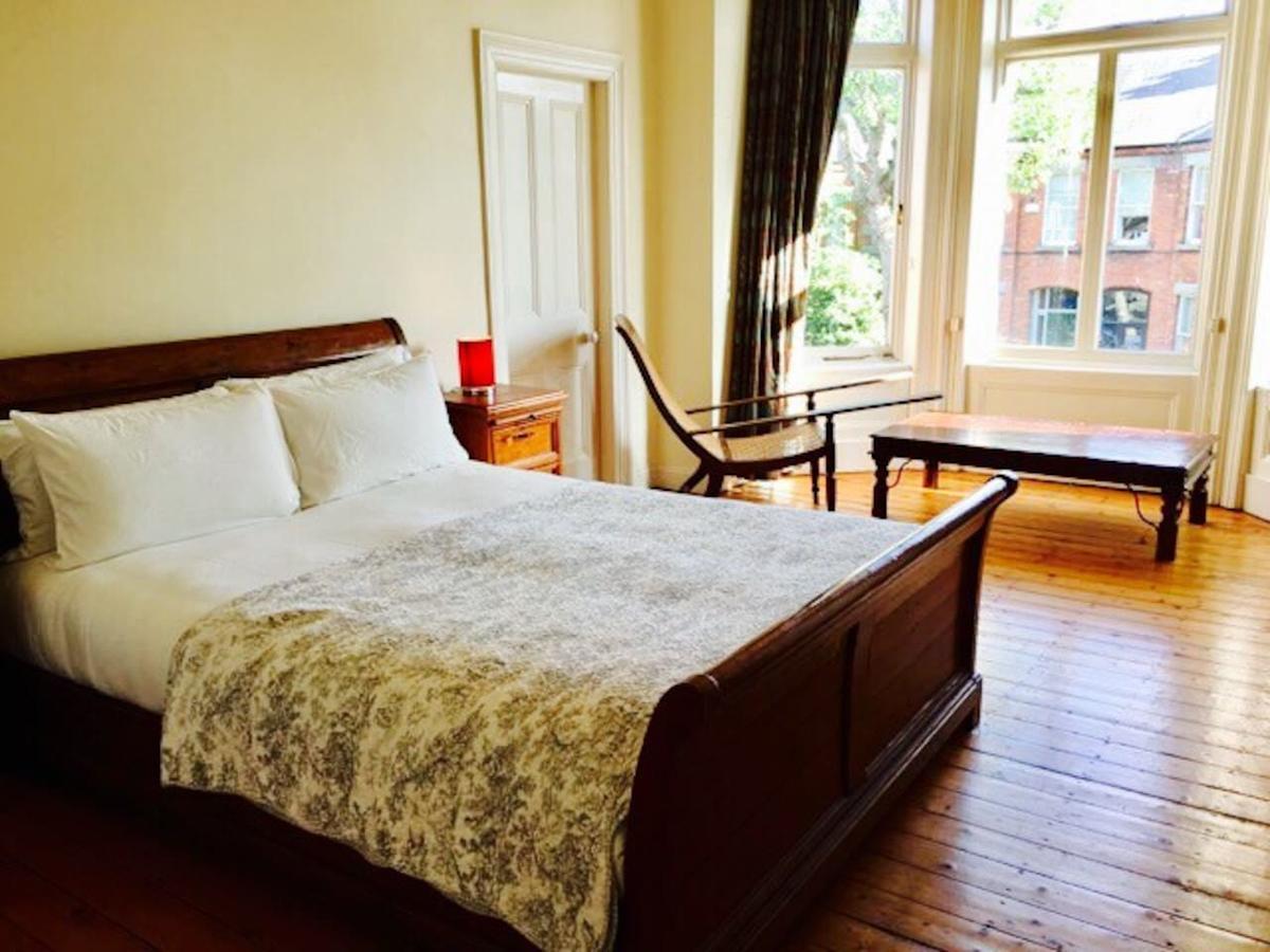 Period 4 Bedroom House Close To The City Centre Apartment