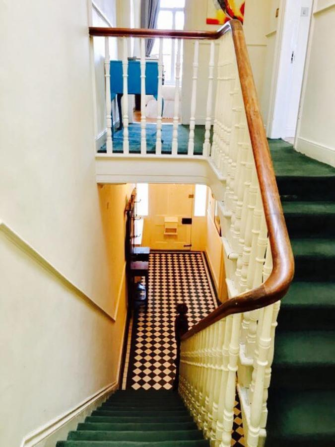 Period 4 Bedroom House Close To The City Centre *