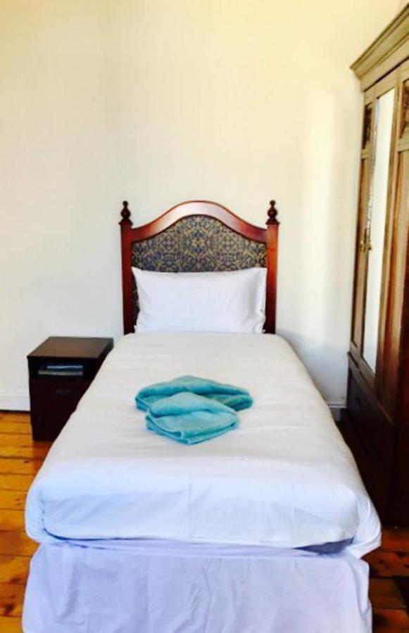 Period 4 Bedroom House Close To The City Centre *