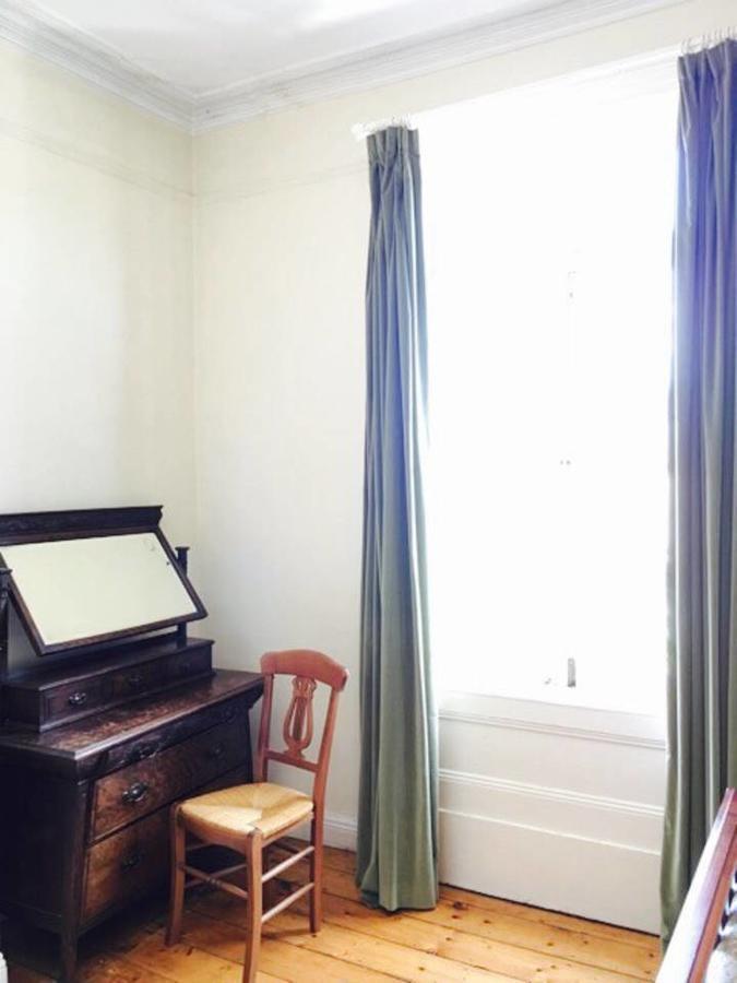 Apartment Period 4 Bedroom House Close To The City Centre *