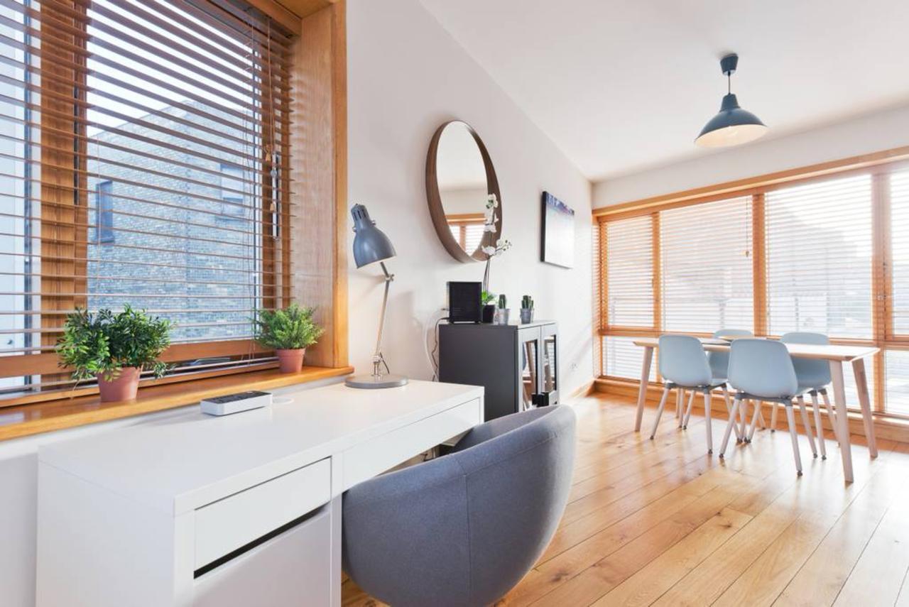 2 Bedroom Centre With Patio Sleeps 6 Apartment