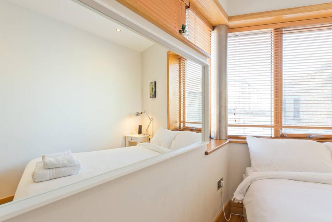 2 Bedroom Centre With Patio Sleeps 6 Apartment *