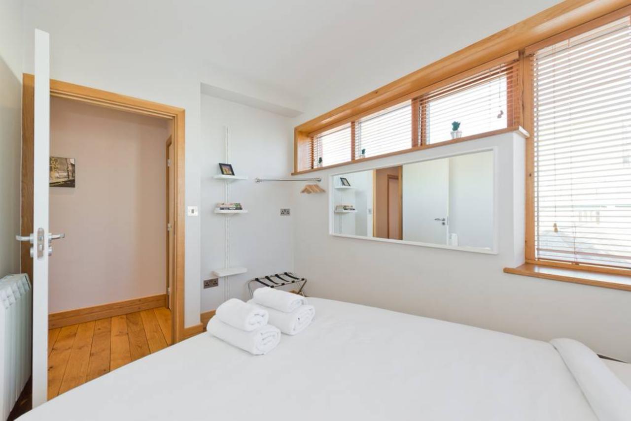 Apartment 2 Bedroom Centre With Patio Sleeps 6 Dublin