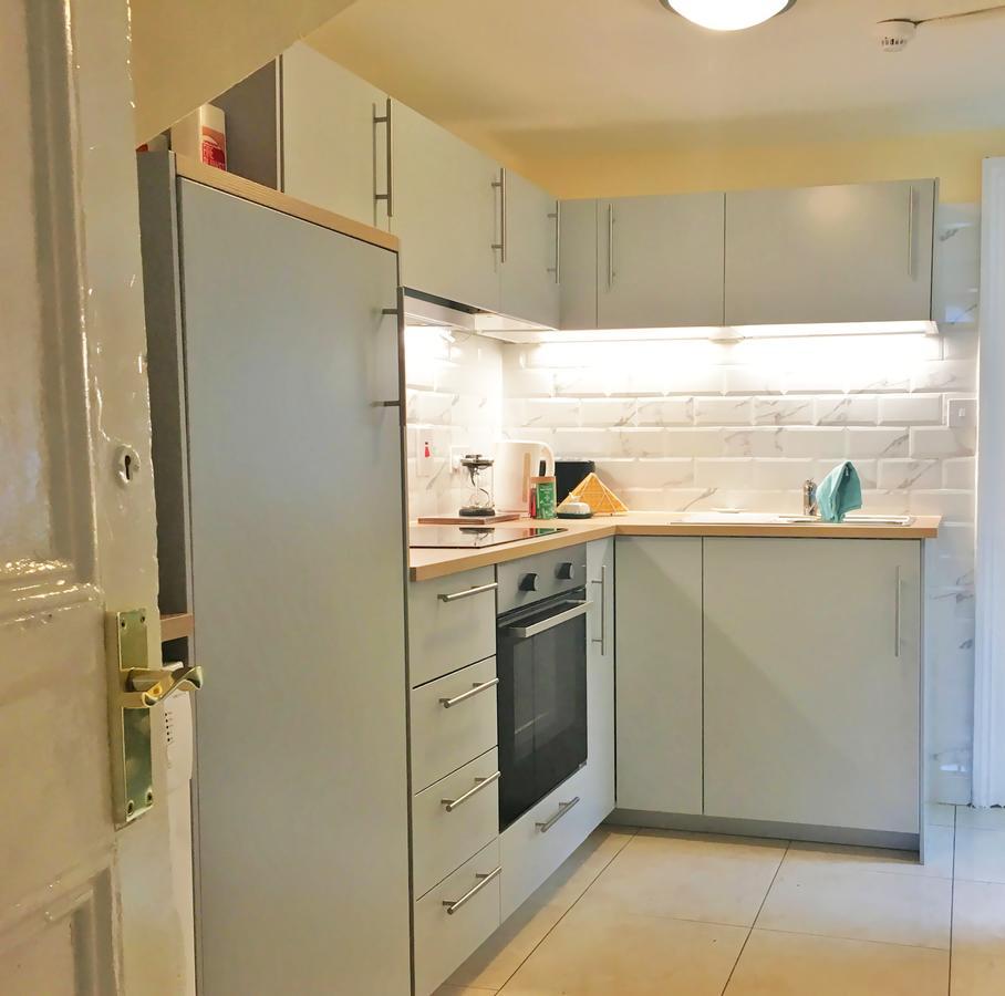 Donnybrook Townhouse Apartment *