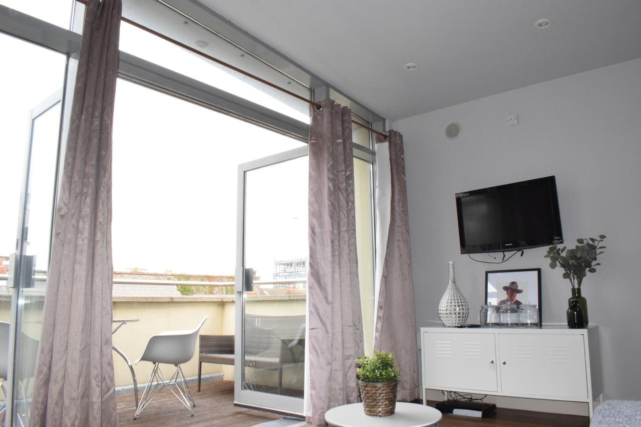 1 Bedroom With Balcony In Apartment Dublin